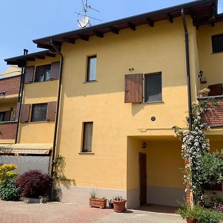 Colline Di Barengo Apartment Momo ภายนอก รูปภาพ